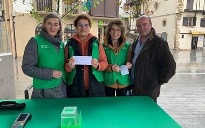 Minbiziaren Aurka Gipuzkoan elkarteak loteria salduko du bihar Herriko Plazan