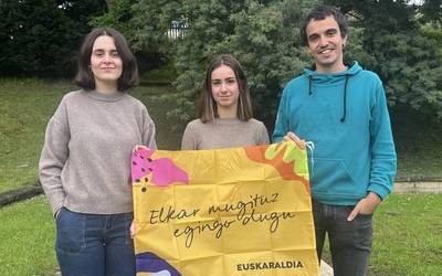 "Garrantzitsua da Euskaraldirako izena ematea eta txapa ipintzea"