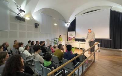 Maiatzaren 13an banatuko dituzte Arrasate Literatura Lehiaketen sariak