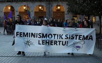 Haron izandako hilketa matxista salatzeko elkarretaratzeak egingo dituzte