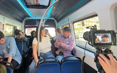 Izena ematea eta txapa, ezinbestekoak ariketa sozialean parte hartzeko
