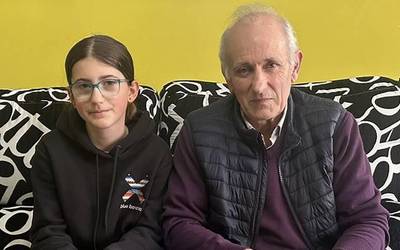 «Dena garestia da eta laguntzak eman edo prezioak jaitsi behar lituzkete»