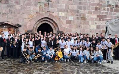 Kontzertu ederra eman dute Elizondoko Musika Bandak eta Tafallako Musika Eskolako kideek Legasan