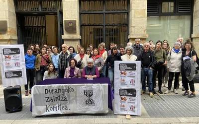 Durangoko Zaintza Komiteak "ardurak hartzea" eskatu dio udalari