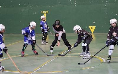 Hockeya praktikatzeko aukera, eguenero