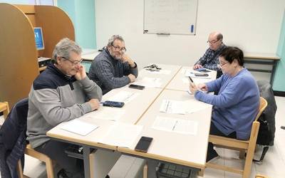 Ofimatika tresnen inguruko ikastaroa Elgetako KZgunean
