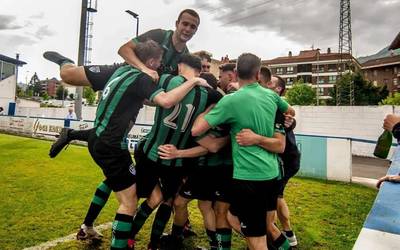Soraluzeko futbolari gazteak ere animatu dira Matx desafiora