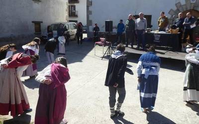 Ezkurdiak moztuko du gazta berria, Ihabarren
