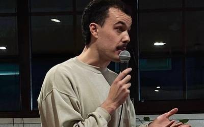 "Publikorik gabeko bakarrizketak ez du inongo zentzurik, umoregileak jendea behar du ikusteko idatzi duenak ezer eragiten duen"
