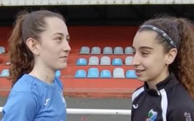 Urnieta futbol taldeko neskak galdetegi azkarrean