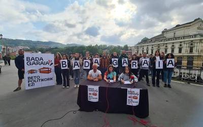 Txosnetan parte hartzea berriz ukatu dietela salatu dute Gasteizko GKS eta Etxebizitza Sindikatuak