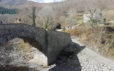 Ibero erreka ingurua garbitzeko auzolana deitu du larunbatean Goizuetako Udalak
