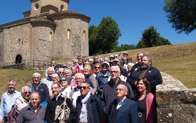 San Migeli eskainitako Europako santutegien eta bideen sarearen topaketa Aralarren