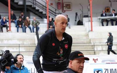 Izeta VI.a "plazetatik kanpo" izango da denboraldi bat, oineko lesio baten ondorioz