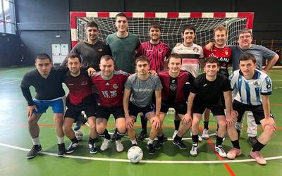 Euskal Ligara igotzeko gogoz dago areto futboleko senior taldea