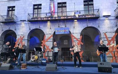 Imuntzo eta Beloki protagonista direla, 'Oholtzan' grabatu dute Azkoitian