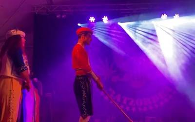 Musikaz haragoko ikuskizuna, Maruxak taldearen eskutik