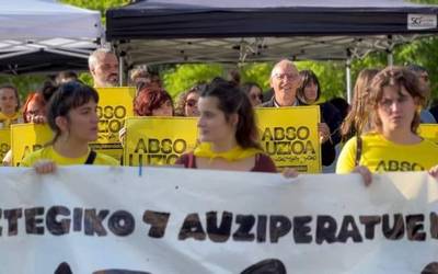 Lurraren defentsarako mugimenduen hiru adibide aztertuko ditu Berriak, Iruñean