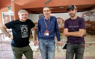 Erik Isasmendi eskoriatzarra, espinosauro "erraldoi" baten aurkikuntzan