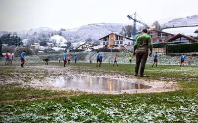 Arkiskil futbol zelaia berritzeko lanak ekainaren 2an hasiko dituzte