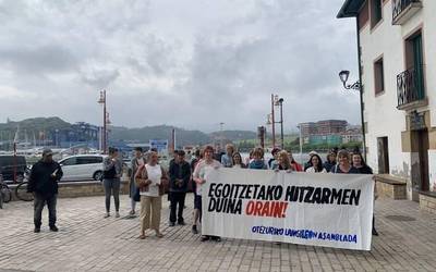 "Hitzarmen duin" bat erreklamatzeko elkarretaratzeak egin dituzte Otezuriko langileek