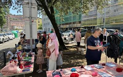 Leintz bailarako hainbat artisauren lanez osatutako azoka, ezohiko tokian