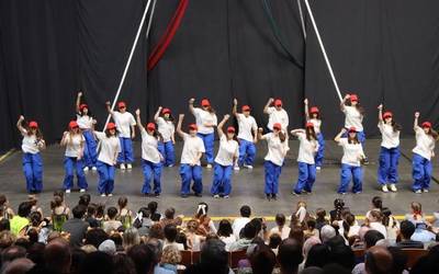 Oz-eko mundua Bergarara ekarri dute Camden Dance Studiokoek