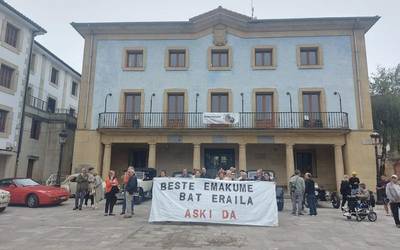Bilboko hilketa matxista salatu dute Elgetako plazan