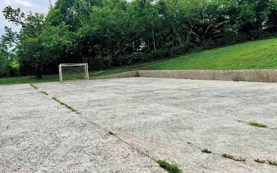 Zugarramurdiko eskolako patioan auzolana eginen dute ekainaren 7an