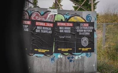 Voxen kartel arrazistak ikertzeko eskatu dio Etxebarria alkateak Udaltzaingoari