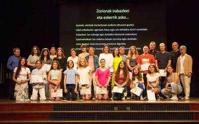 Domekan egingo dute Julene Azpeitia literatur lehiaketaren sari banaketa