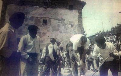 Frontoiaren 80. urteurrena ospatuko dute larunbatean Ezkurran