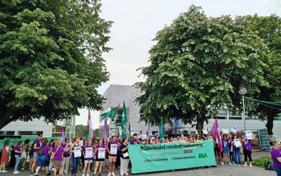 Lan hitzarmen berriaren alde mobilizatzen hasi dira adinekoen egoitzetako langileak