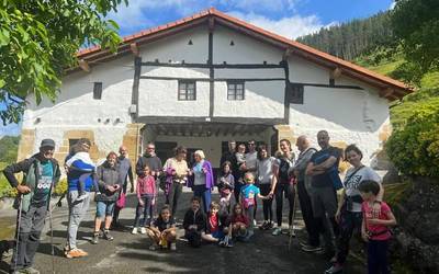 Garaiko historia eta kontu zaharrak ezagutzeko ibilbidea, domekan