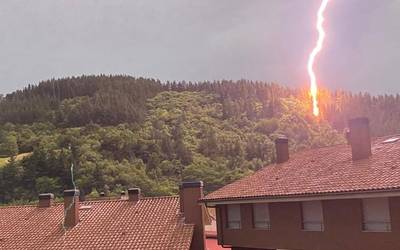 Tximista batek sute txiki bat piztu du Murun, Arrasaten