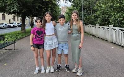 San Juan jaiei begira, haurrek danborrak astinduko dituzte