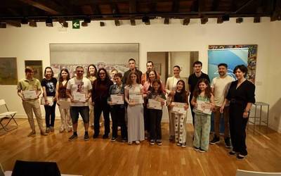 [ARGAZKI GALERIA] Julene Azpeitia literatura sariak banatu dituzte