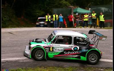 Ibardinetik bi sari ekarri ditu Seat 600 JTR-ak