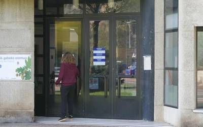 Laudioko anbulatorioaren ordutegia murriztu dute irailaren 12ra arte