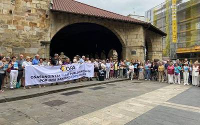 Osasungintza publikoaren aldeko plataformek planteamendu berri bat aurkeztu dute "eredu neoliberalaren aurrean"