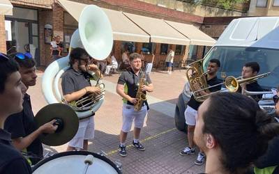 Musikaren Eguna ospatzen dabiltza Iurretan
