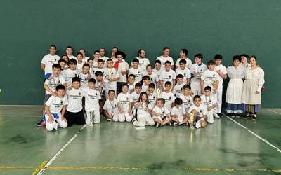 Omenaldi hunkigarria Aitor Atxotegiri