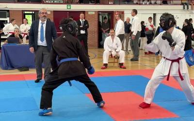 Manuel Muñoz kiroldegia tatami bilakatuta