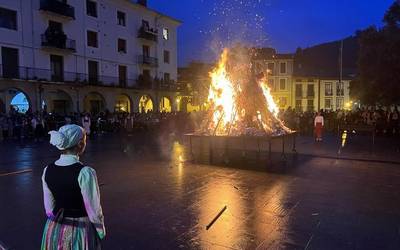 San Juan bezpera girotzeko, dantzak, tantaia eta sua izango dira Aretxabaletan