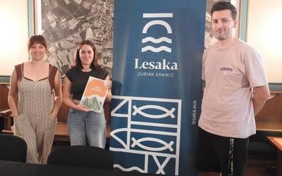 'Ipuin ibilbideak' proiektua prestatu dute Lesakan haur eta nerabeei begira