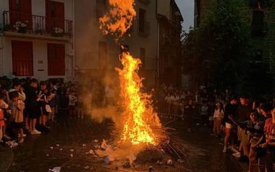 Suaren bueltan elkartuko dira gaur herritarrak