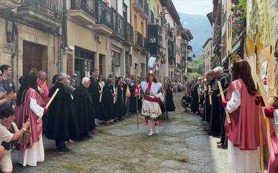 Corpus-prozesioko erritual guztiak bete dituzte oñatiarrek