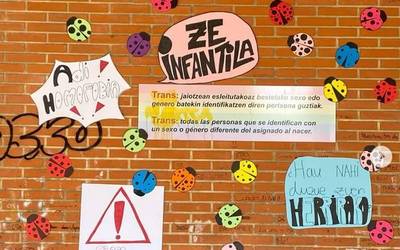 Laudio Institutuko ikasleek irudimenarekin erantzun diote ikastetxean jazotako eraso homofoboari