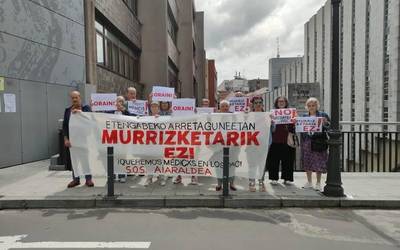 Arartekora jo dute, "Osakidetzak ez dielako osasun sistema publiko eta duinaren aldeko 5.646 sinadurei erantzun"