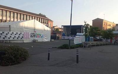 Olarizuko lantegietan bizi direnentzat laguntza instituzionala eskatu dute